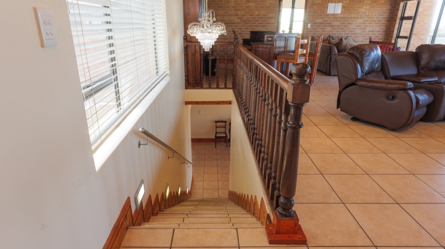5 Bedroom Property for Sale in Oceanview Heights Western Cape